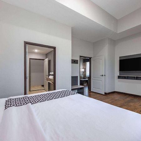 La Quinta By Wyndham Allen At The Village Exterior foto