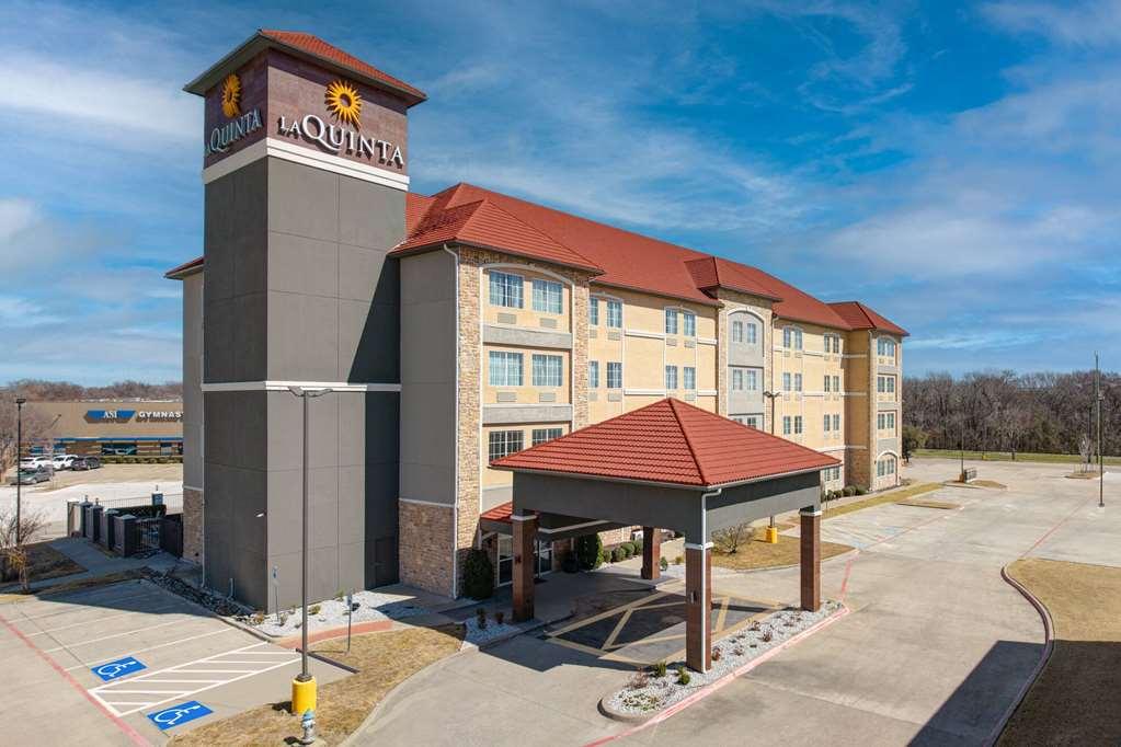 La Quinta By Wyndham Allen At The Village Exterior foto
